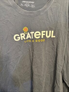 Life Is Good Grateful Graphic Tee - Charcoal with Yellow Accent